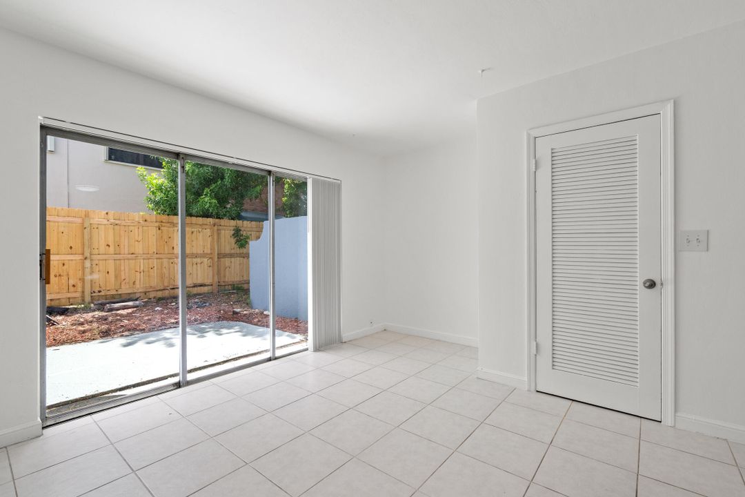 出租: $2,195 (2 贝兹, 1 浴室, 1000 平方英尺)