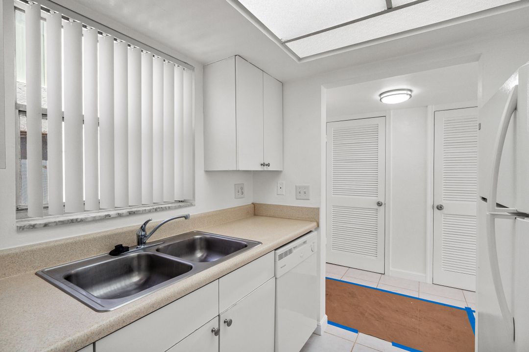 出租: $2,195 (2 贝兹, 1 浴室, 1000 平方英尺)