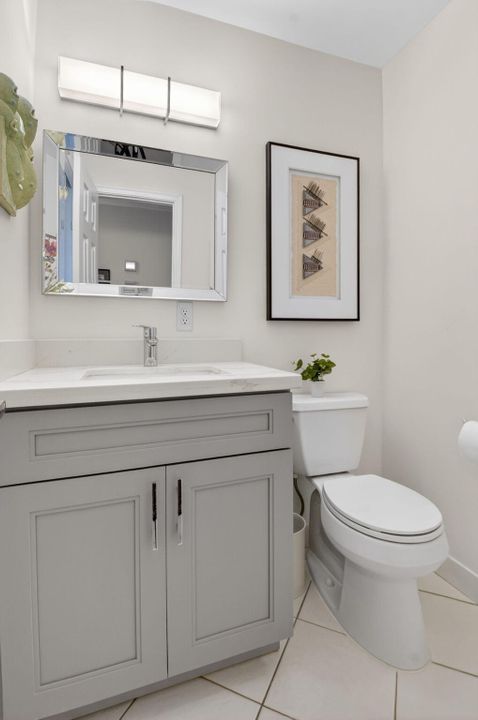 For Sale: $229,000 (2 beds, 2 baths, 982 Square Feet)