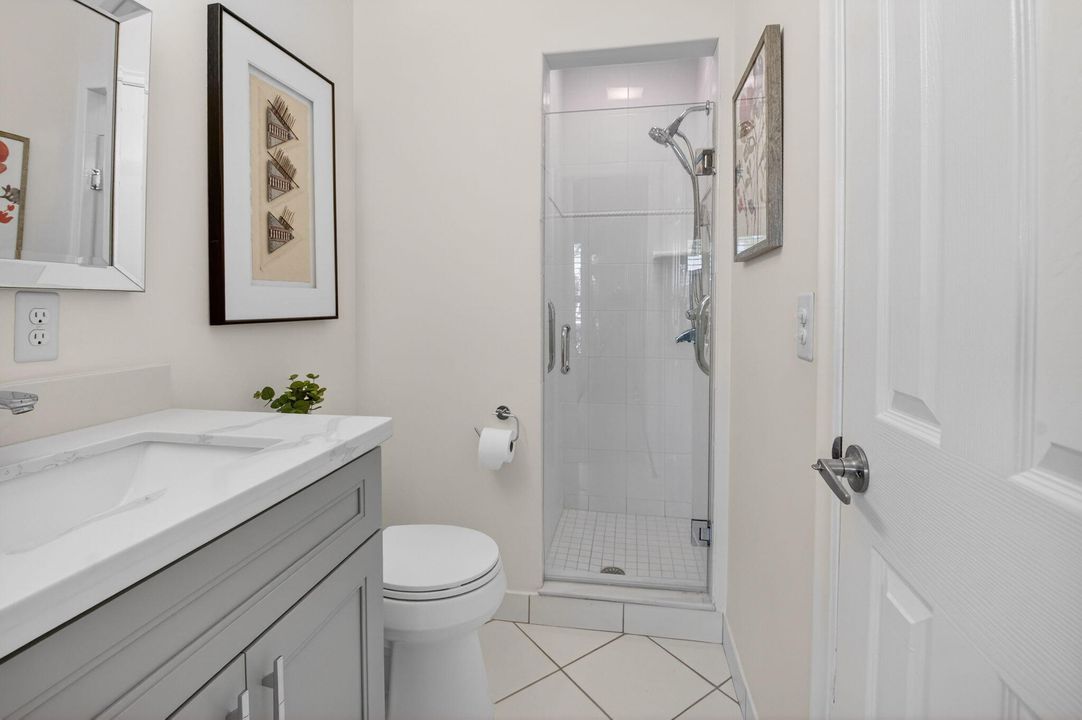 For Sale: $229,000 (2 beds, 2 baths, 982 Square Feet)