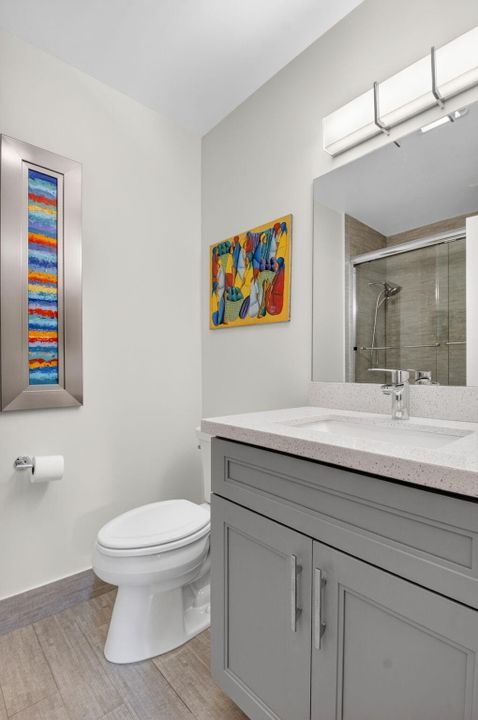 For Sale: $229,000 (2 beds, 2 baths, 982 Square Feet)