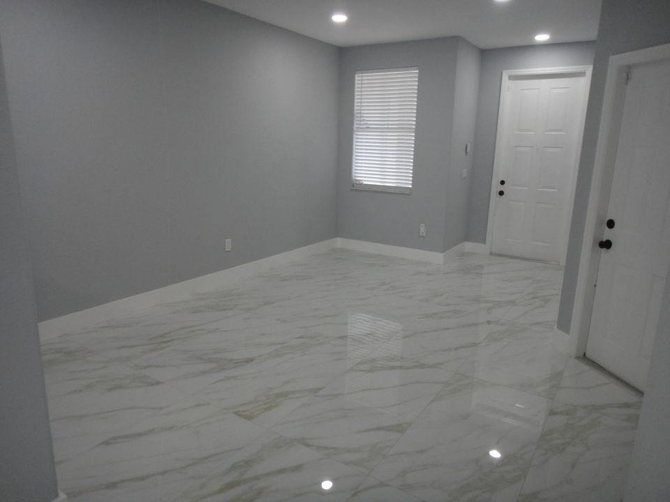 出租: $3,000 (4 贝兹, 2 浴室, 1826 平方英尺)