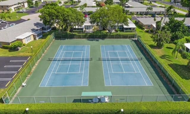 For Sale: $229,000 (2 beds, 2 baths, 982 Square Feet)