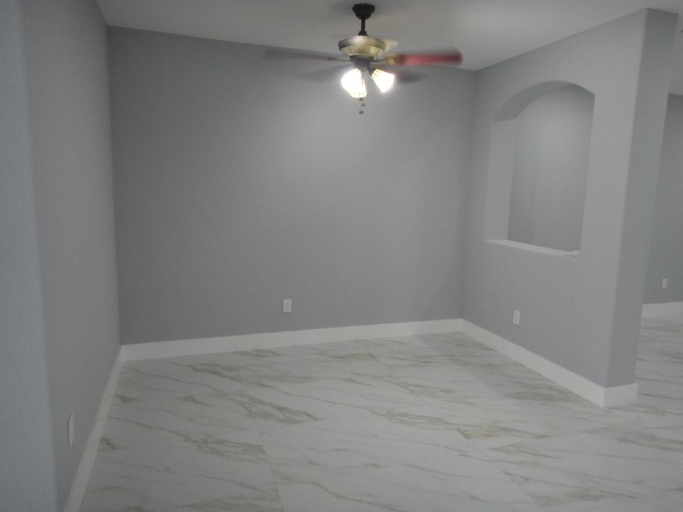 出租: $3,000 (4 贝兹, 2 浴室, 1826 平方英尺)