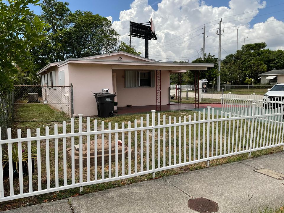 En Venta: $423,000 (2 camas, 1 baños, 999 Pies cuadrados)