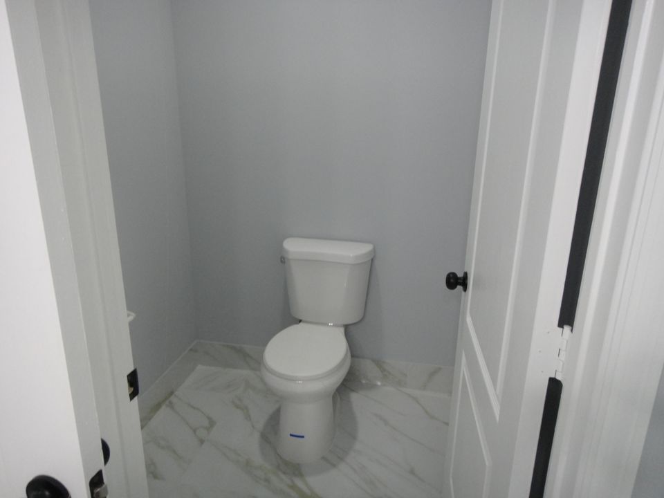 出租: $3,000 (4 贝兹, 2 浴室, 1826 平方英尺)