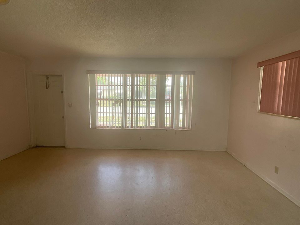 En Venta: $423,000 (2 camas, 1 baños, 999 Pies cuadrados)