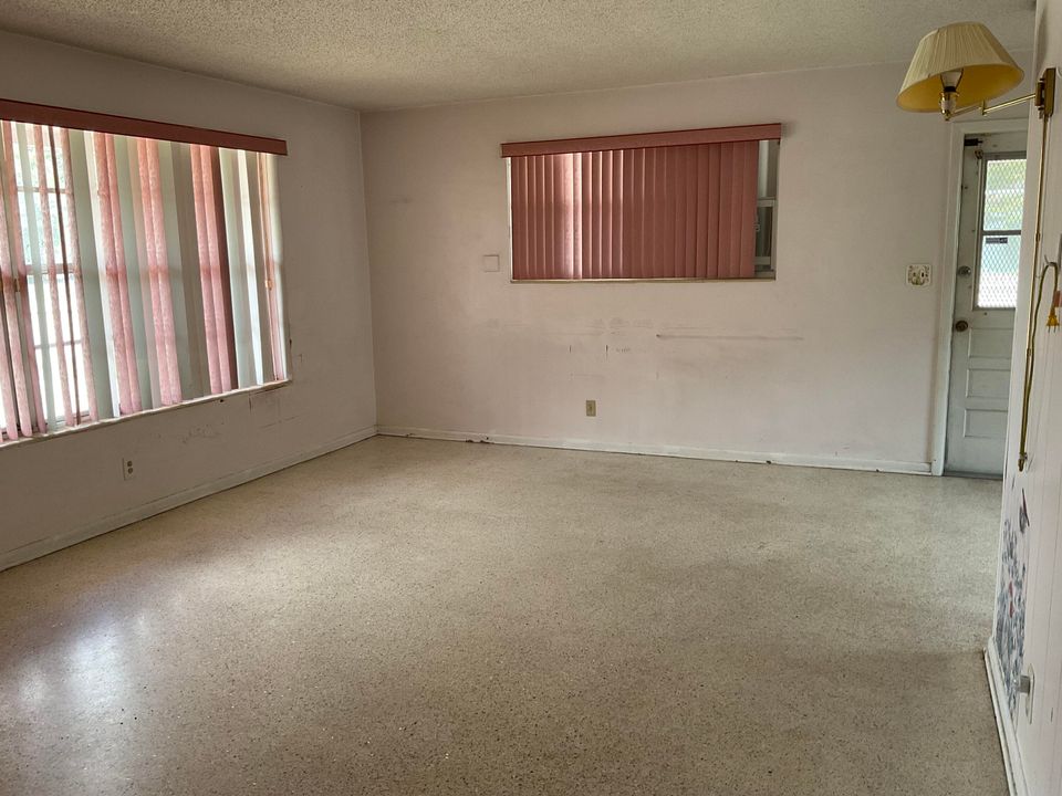 En Venta: $423,000 (2 camas, 1 baños, 999 Pies cuadrados)