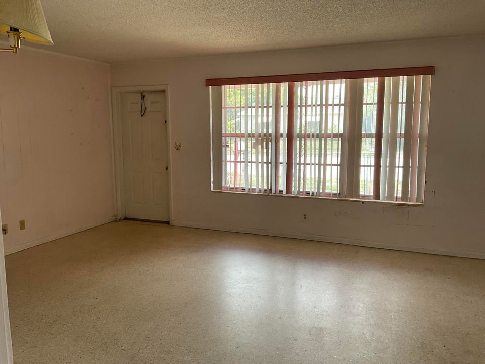 En Venta: $423,000 (2 camas, 1 baños, 999 Pies cuadrados)