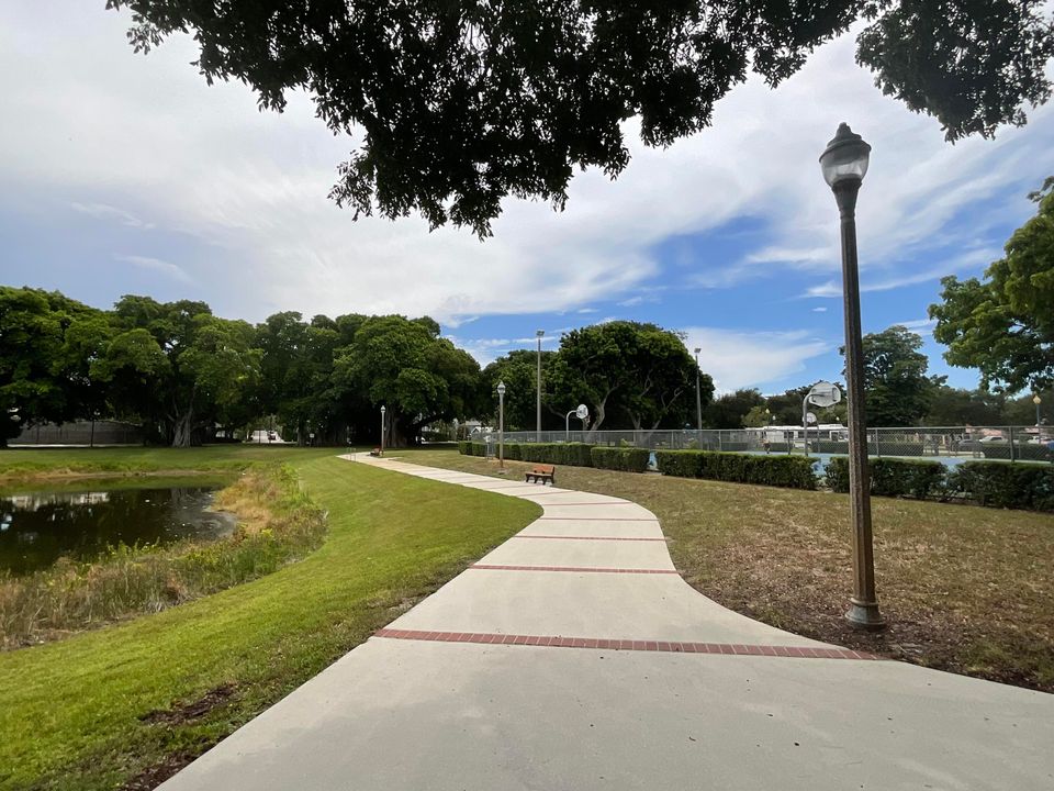 En Venta: $423,000 (2 camas, 1 baños, 999 Pies cuadrados)