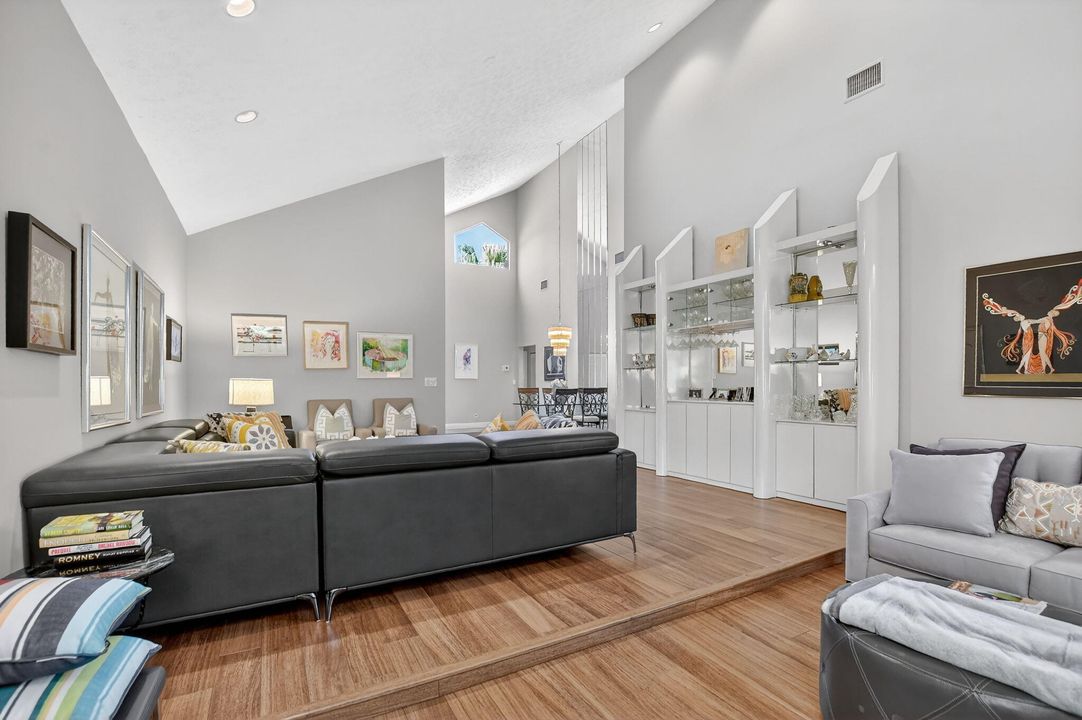 En Venta: $489,000 (2 camas, 2 baños, 1604 Pies cuadrados)