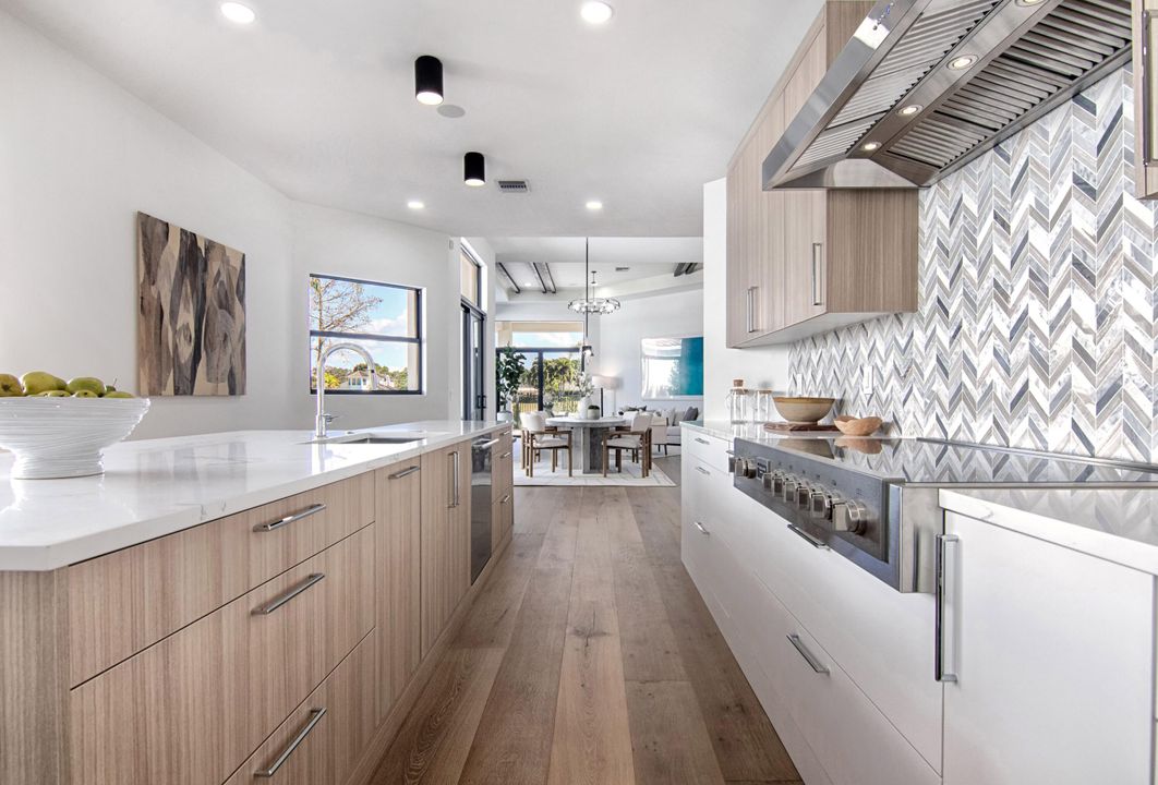 En Venta: $2,850,000 (3 camas, 3 baños, 2411 Pies cuadrados)