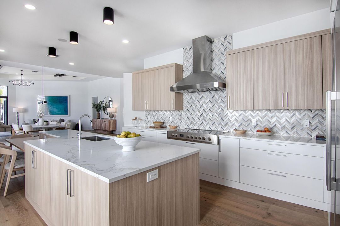 En Venta: $2,850,000 (3 camas, 3 baños, 2411 Pies cuadrados)