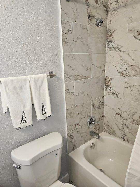 For Rent: $3,500 (3 beds, 2 baths, 1315 Square Feet)