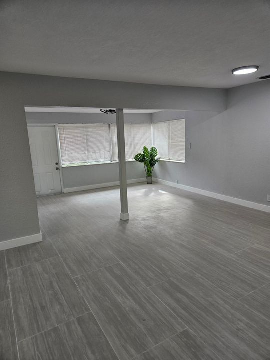 For Rent: $3,500 (3 beds, 2 baths, 1315 Square Feet)