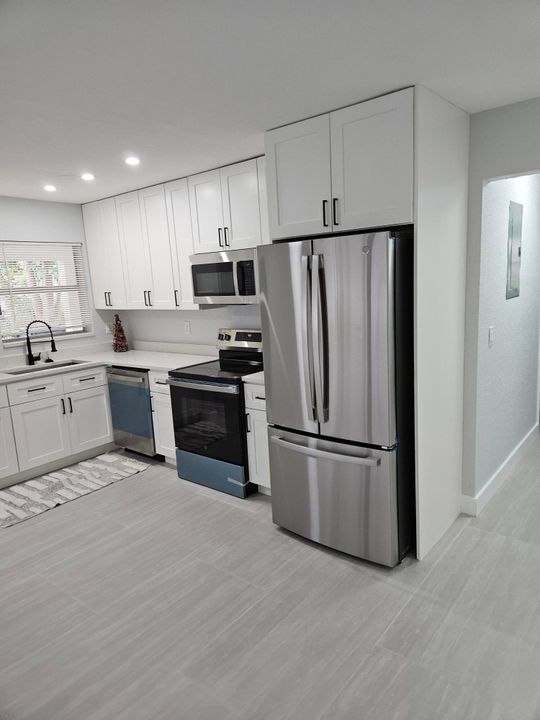 For Rent: $3,500 (3 beds, 2 baths, 1315 Square Feet)