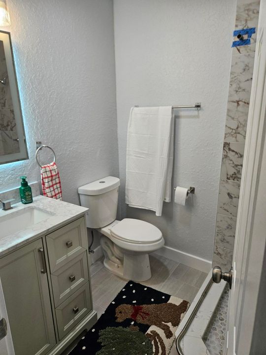 For Rent: $3,500 (3 beds, 2 baths, 1315 Square Feet)