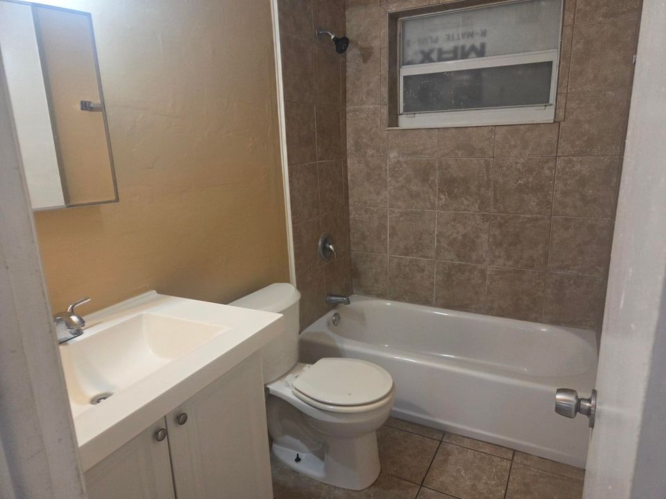 En Renta: $2,500 (4 camas, 2 baños, 1308 Pies cuadrados)