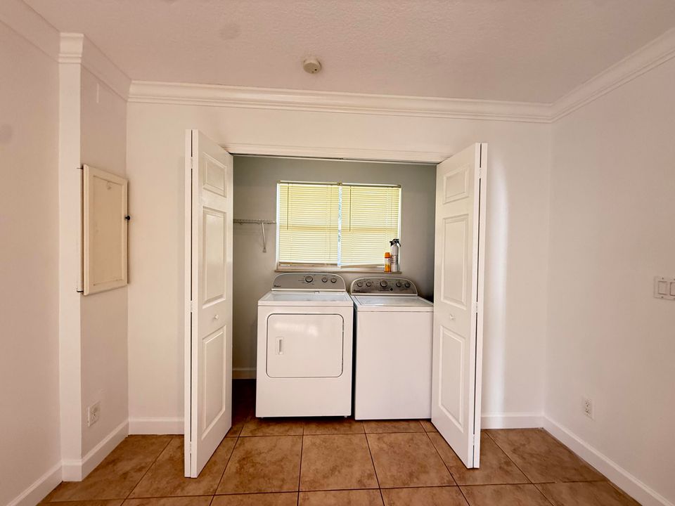 出租: $2,450 (3 贝兹, 2 浴室, 1513 平方英尺)