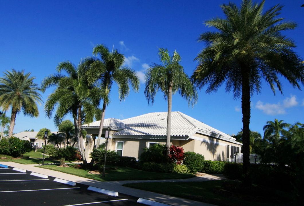 En Venta: $579,900 (3 camas, 3 baños, 2411 Pies cuadrados)