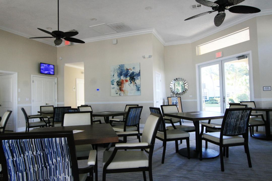 En Venta: $579,900 (3 camas, 3 baños, 2411 Pies cuadrados)