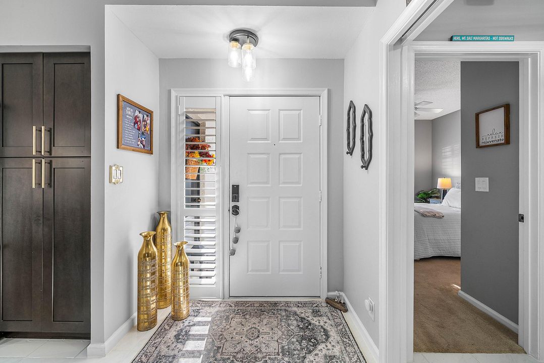 For Sale: $199,000 (2 beds, 2 baths, 1268 Square Feet)