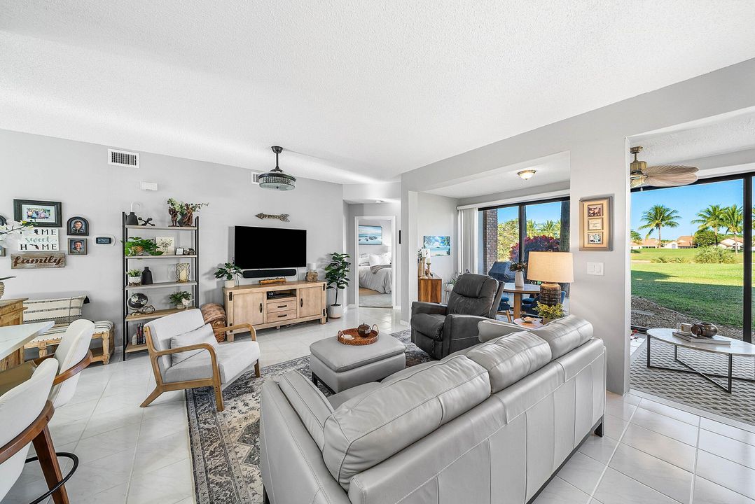 For Sale: $199,000 (2 beds, 2 baths, 1268 Square Feet)