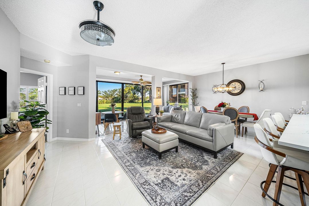 For Sale: $199,000 (2 beds, 2 baths, 1268 Square Feet)