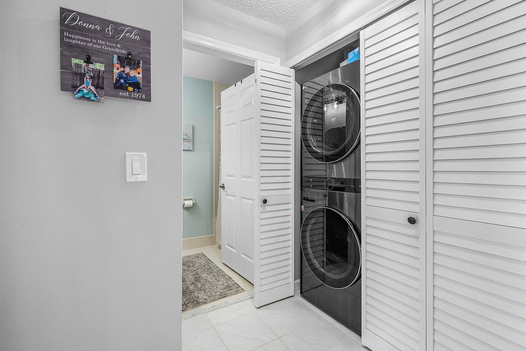 For Sale: $199,000 (2 beds, 2 baths, 1268 Square Feet)