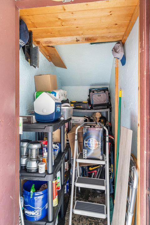 For Sale: $199,000 (2 beds, 2 baths, 1268 Square Feet)