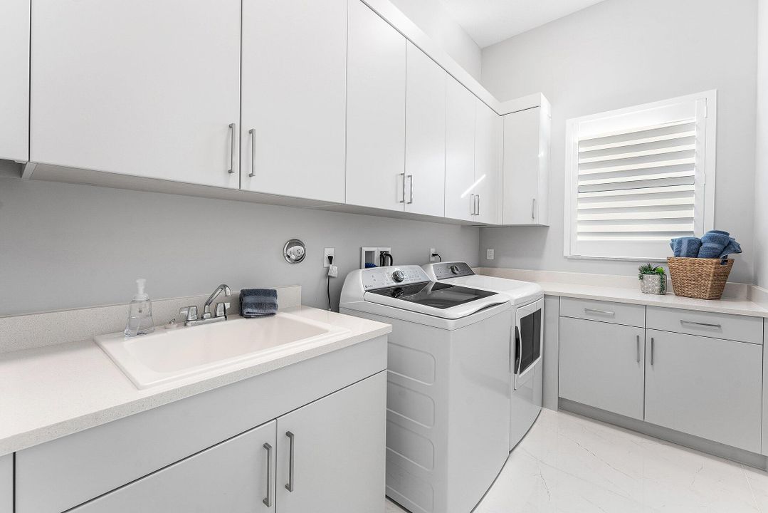 待售: $2,650,000 (3 贝兹, 3 浴室, 2984 平方英尺)