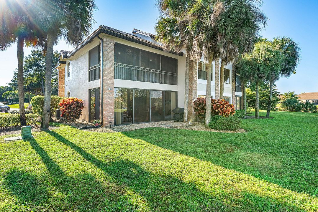 For Sale: $199,000 (2 beds, 2 baths, 1268 Square Feet)