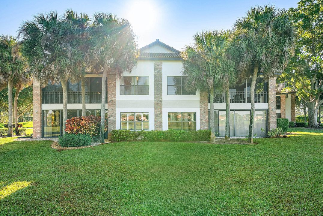 For Sale: $199,000 (2 beds, 2 baths, 1268 Square Feet)