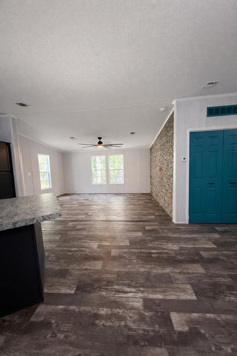 For Sale: $250,000 (2 beds, 2 baths, 1026 Square Feet)