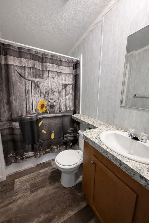 For Sale: $250,000 (2 beds, 2 baths, 1026 Square Feet)