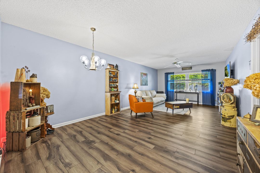 For Sale: $240,000 (2 beds, 2 baths, 1050 Square Feet)