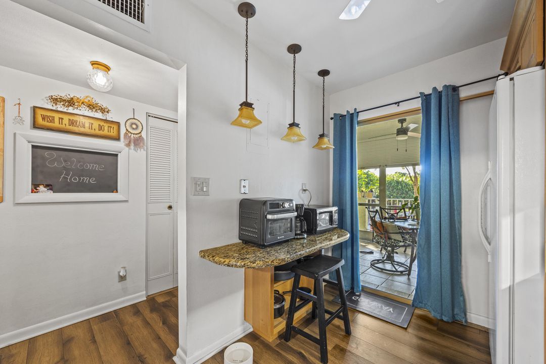 For Sale: $240,000 (2 beds, 2 baths, 1050 Square Feet)