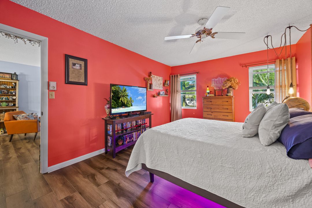 For Sale: $240,000 (2 beds, 2 baths, 1050 Square Feet)