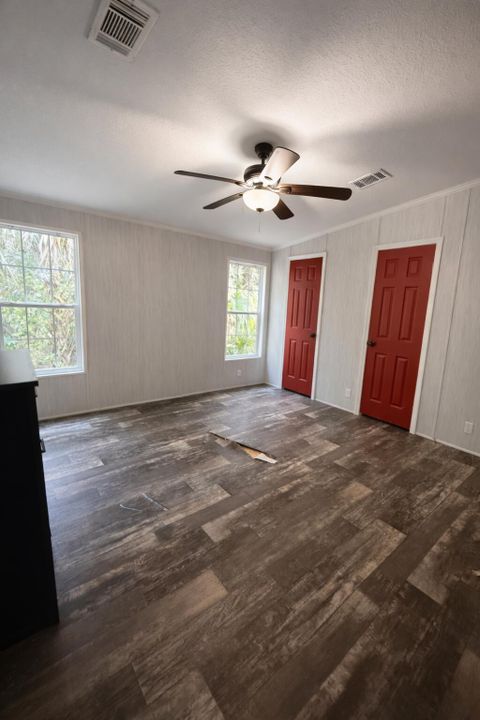 For Sale: $250,000 (2 beds, 2 baths, 1026 Square Feet)