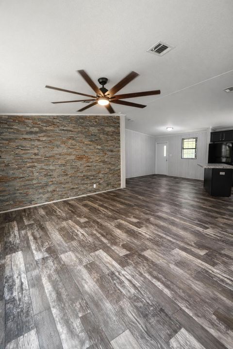 For Sale: $250,000 (2 beds, 2 baths, 1026 Square Feet)