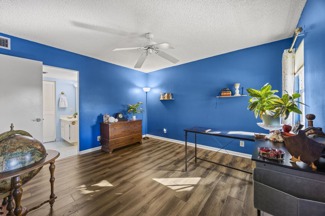 For Sale: $240,000 (2 beds, 2 baths, 1050 Square Feet)