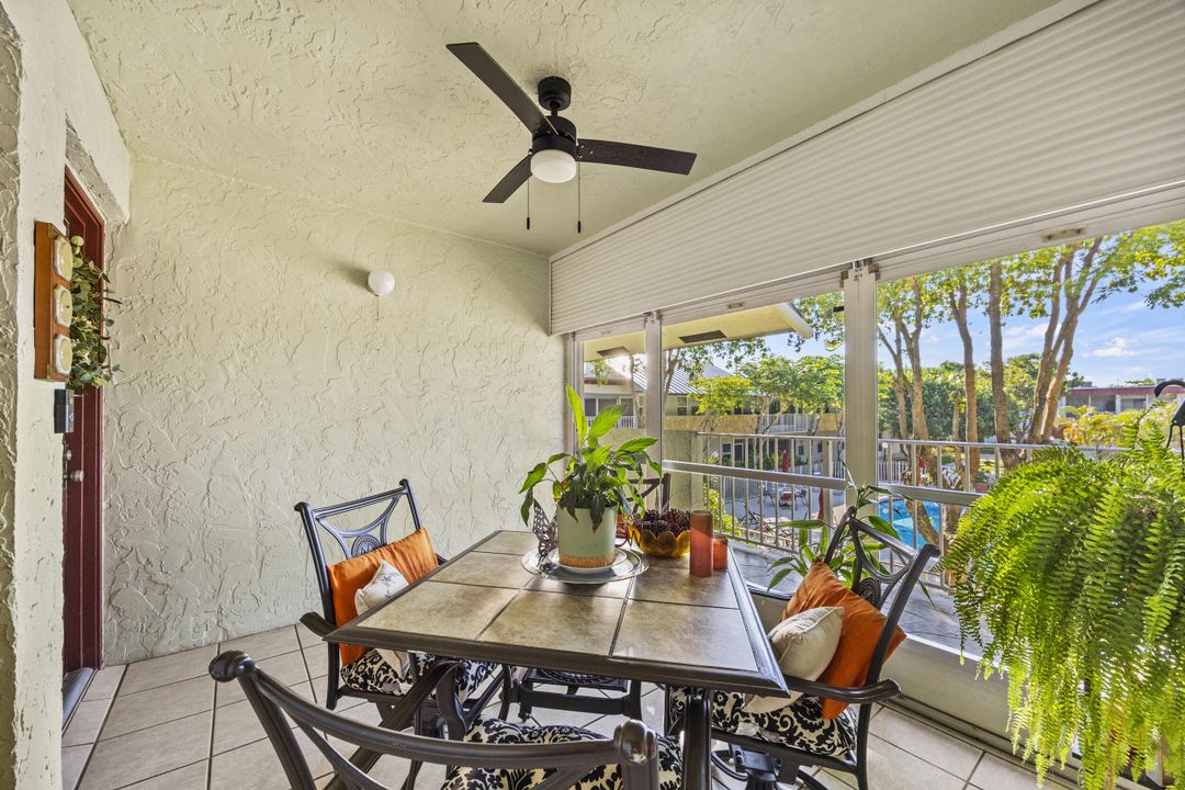 For Sale: $240,000 (2 beds, 2 baths, 1050 Square Feet)