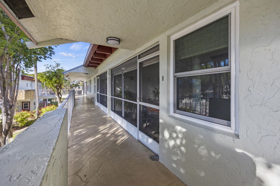 For Sale: $240,000 (2 beds, 2 baths, 1050 Square Feet)