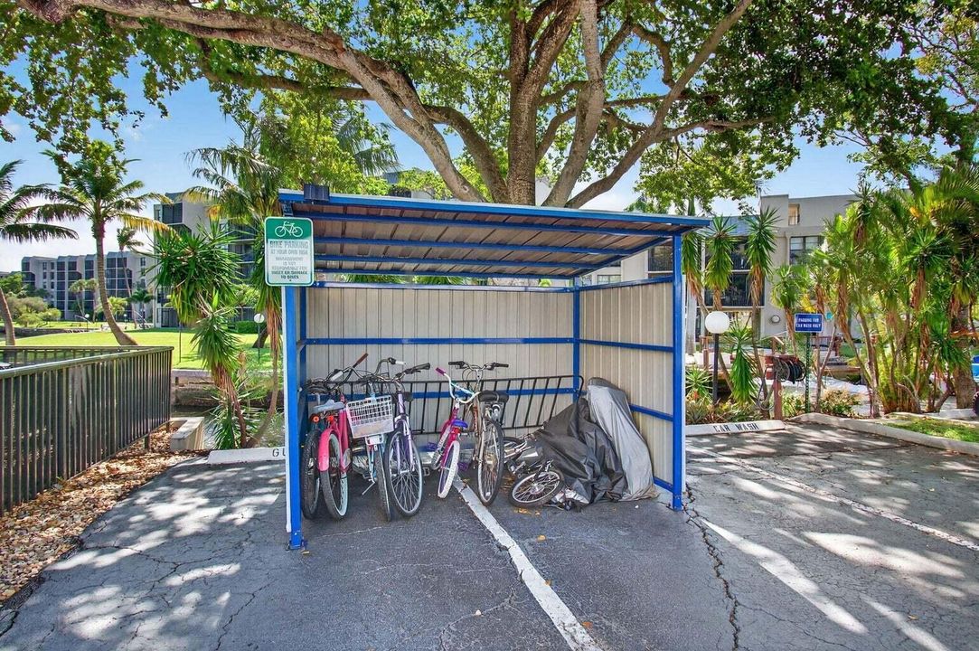 出租: $2,500 (2 贝兹, 2 浴室, 1130 平方英尺)