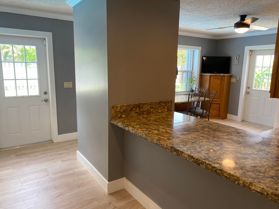 For Rent: $4,800 (4 beds, 2 baths, 1913 Square Feet)