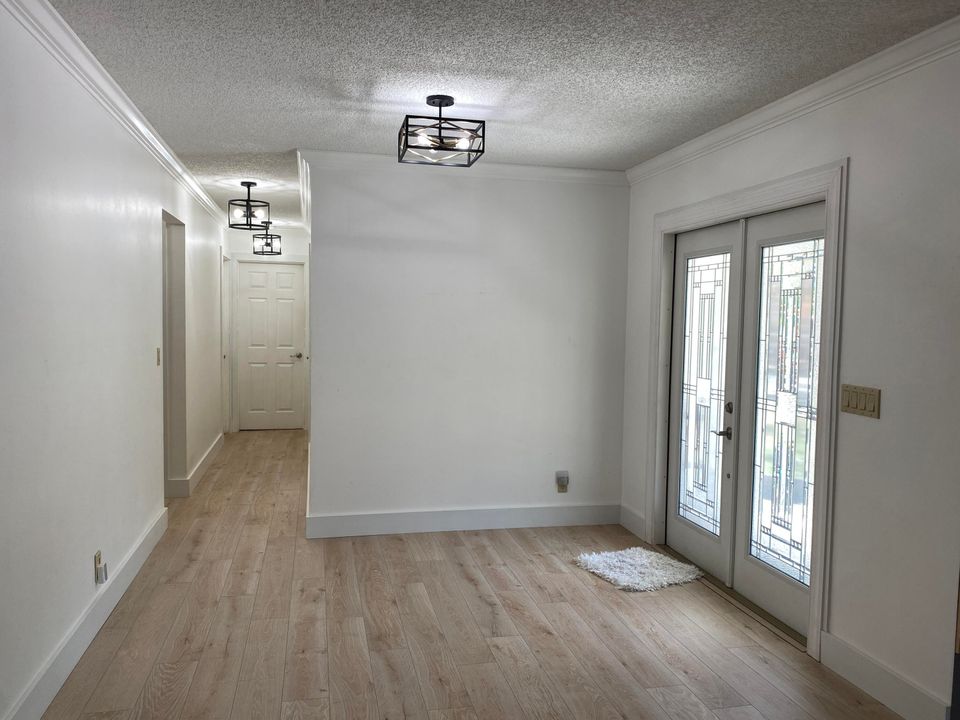 For Rent: $4,800 (4 beds, 2 baths, 1913 Square Feet)