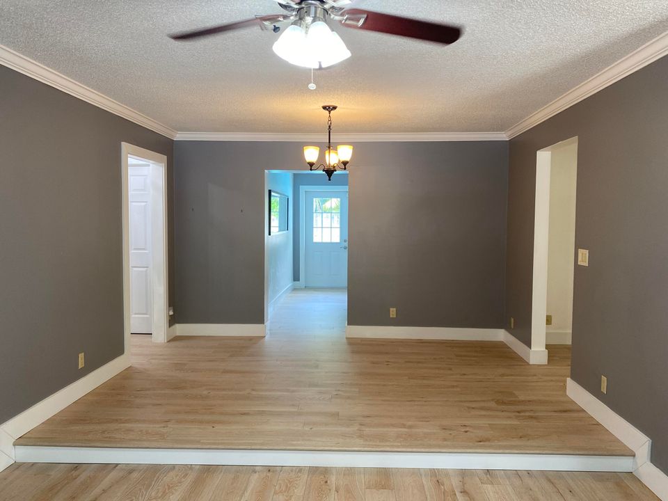 For Rent: $4,800 (4 beds, 2 baths, 1913 Square Feet)