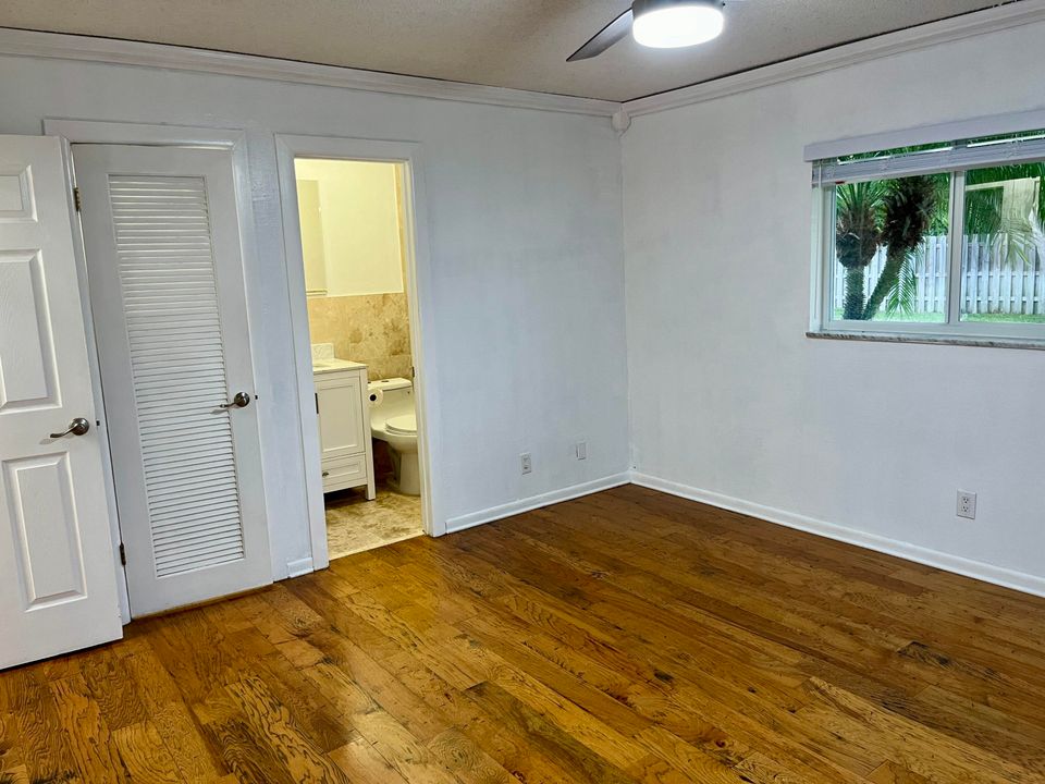 For Rent: $4,800 (4 beds, 2 baths, 1913 Square Feet)