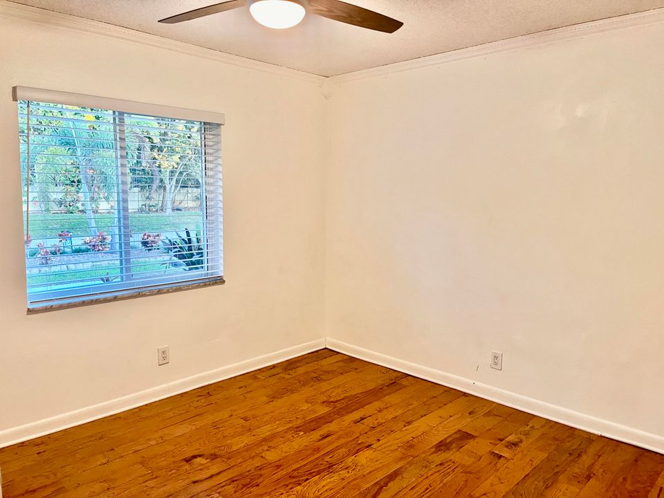 For Rent: $4,800 (4 beds, 2 baths, 1913 Square Feet)