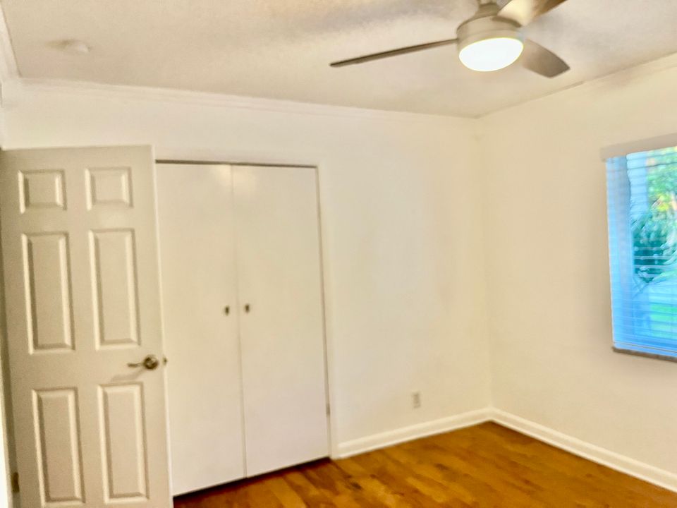 For Rent: $4,800 (4 beds, 2 baths, 1913 Square Feet)